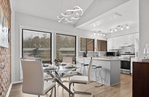 Chapel Hill House | Only two miles to UNC campus