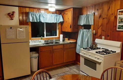 Au Train Cabin | Ontario @ Kimar's Resort Lk SUP