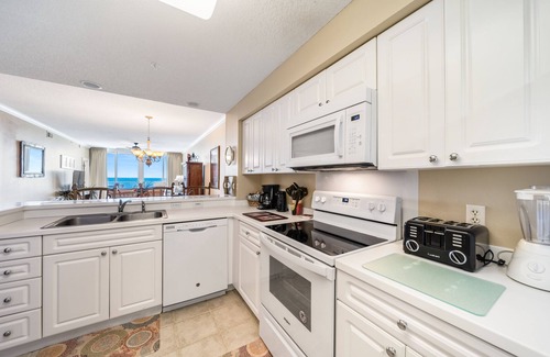 Navarre Beach Condo | Open Again Oct 27 to Nov 6 - Htd Pool & Spa - On the Water- 2 Comp Beach Chairs