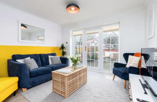 Wythenshawe House | Open Plan Contemporary Home - Designed for Contractors