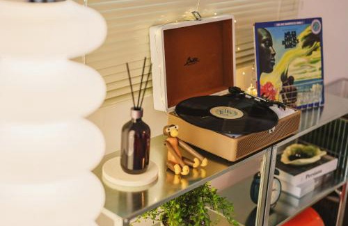 Sadang-dong Apartment | Opening Special,4 min to Airport Bus, 6 min to Olive Young, fast access to Gangnam, Jamsil, Jongno, Hongdae, Express Bus Terminal , anywhere in the city