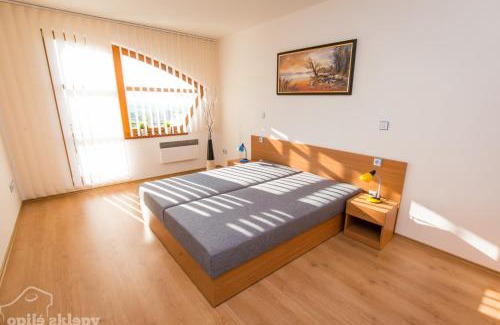 Velke Pavlovice Apartment | Opilé Sklepy
