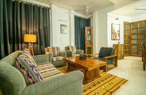 South West Villa | Opulent Antique 6BR Independent Villa in Gurugram