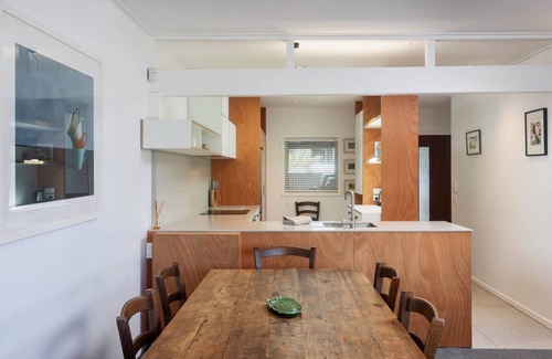 Orakei House | Orakei Gem: Relaxation & Comfort Await
