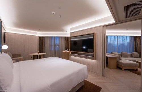 Shibei Hotel | Orange Crystal Qingdao Taidong Pedestrian Street Yan'an Third Road Hotel