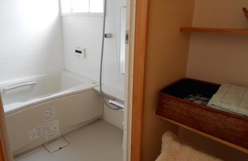 Gamagori Bed & Breakfast | Orange Pension