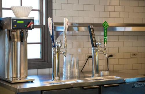 Upper East Hotel | Orange Tree Inn
