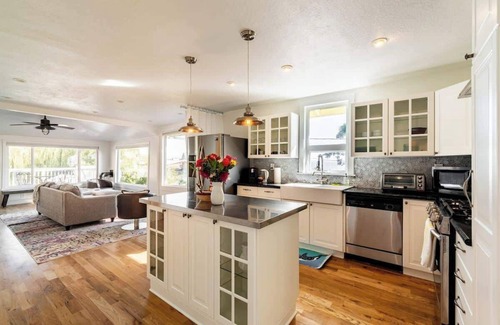 Richmond Beach Apartment | Orca Haven ~ 2BR w/Scenic Views in Richmond Beach