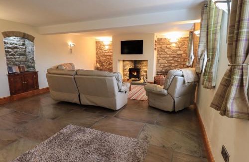 Fourstones Near Bentham House | Orcaber Farm Barn