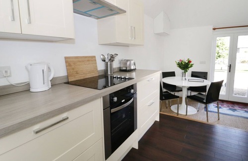 Sedgehill Cottage | ORCHARD COTTAGE, pet friendly, with a garden in Shaftesbury