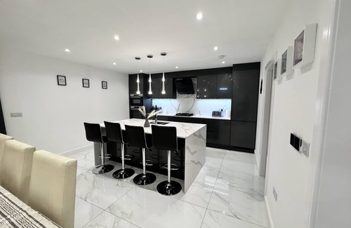 Crawley Down Cottage | Orchard Farm Cottage 1nRelax with the whole family at this peaceful, cosy heaven