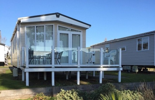 Hamworthy House | Orchid - dog friendly with sea view on Rockley Park, Poole