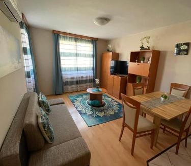 Hegyko Apartment | Orchidea Apartman