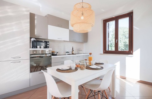 Sommacampagna Apartment | Orchidea superior apartment