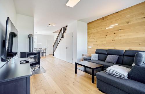 Loucna Pod Klinovcem House | Ore house by Mountain ways
