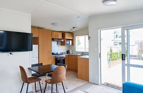 Orewa Cabin | Orewa Kiwi Cabins - Kiwi