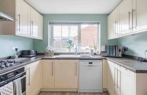 Tea Green House | Ori's Double Room near Luton Airport