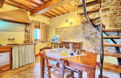 Castelnuovo Berardenga Apartment | Orietta 3 - Vacation rental in country house with swimming pool near Siena, Tuscany