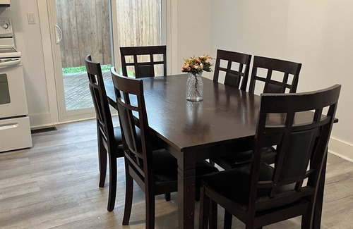 Orono House | Orono Townhouse Retreat-Clarington