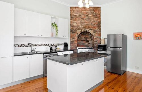Rippleside House | Orontes Cottage - Geelong Rippleside Retreat