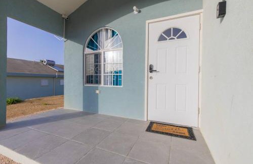 Discovery Bay House | Osmax Oasis 2 bedrooms near Puerto Seco Beach
