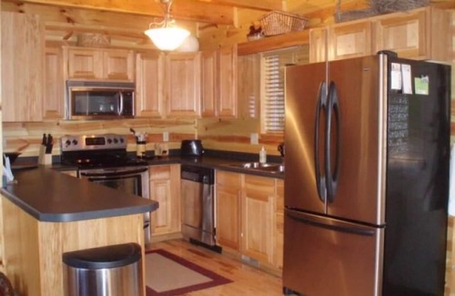 Young Harris Cabin | Oso Suite - A Bear-y Nice Cabin - Hot Tub, Internet, Fire Pit, Views
