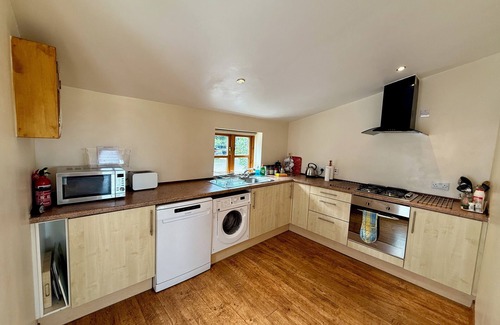 Marybank Cottage | Osprey Cottage - stunning views in a peaceful but convenient location