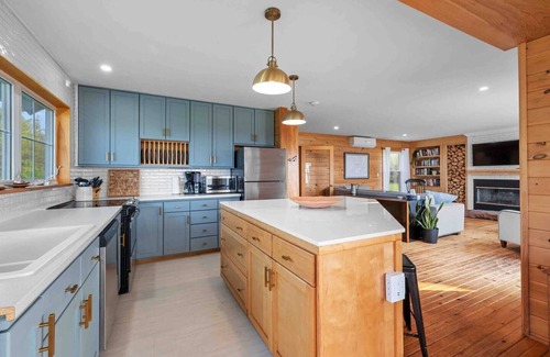 Malpeque House | Osprey’s Landing- Executive oceanfront beach house