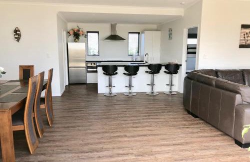 Otaki Beach House | Otaki Beachfront Getaway