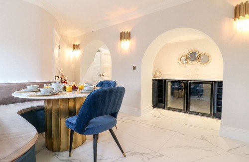 Penkridge Cottage | OTHERTON HALL, pet friendly, character holiday cottage in Penkridge