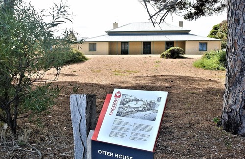 Lacepede House | Otter House 4 Bed - Experience Otter House