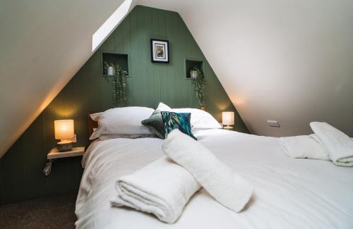 Blandford Saint Mary Apartment | Otter's Pocket