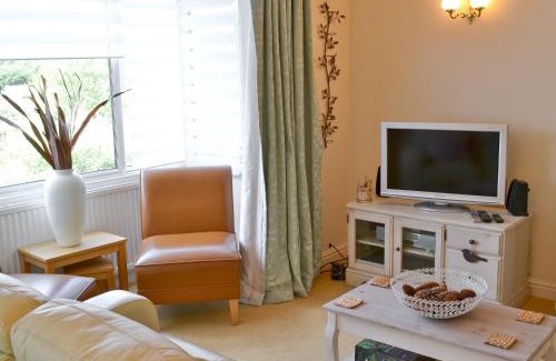 Hoveton House | Otters