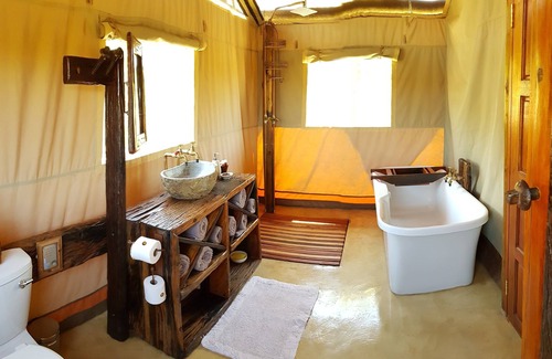Hammanskraal Cabin | OuKlip Game Lodge