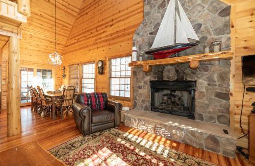 Saugatuck House | Our Get Aweigh - Cabin Retreat - private hot tub - community pool - Goshorn Lake Access