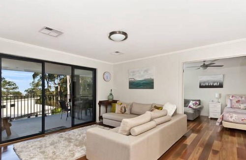 Malua Bay House | Our house is sold. Thank you to all our guests over the last 12 years.