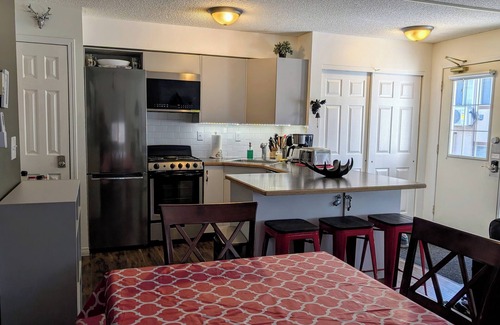 Harvie Heights Apartment | OUT OF BOUNDS - 2Bed/1bath condo near Banff Park Gate