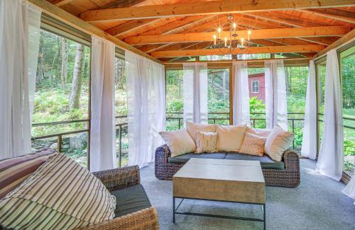 Williamsville House | Outdoor Adventure Haven 14 Mi to Mount Snow Skiing