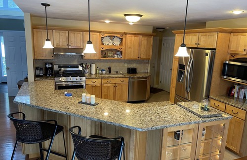 New London House | Outdoor family fun on beautiful Messer Pond - 11 miles from Mt Sunapee!