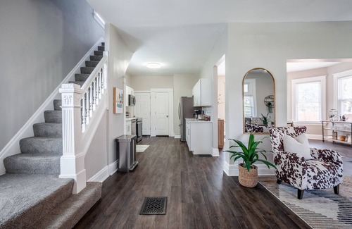 Cincinnati House | Outdoor Oasis-New 4 BR w/PuttPutt, Hottub, Firepit