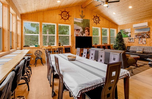 Hyak House | Outdoorsy retreat close to adventure with sauna, hot tub, firepit, & game room