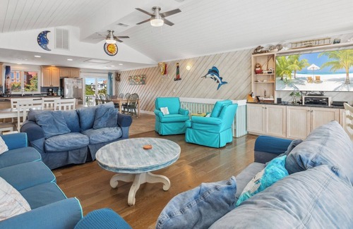 Monteray Shores House | Outrageous Beach Xperience*Views*Game Rm*Hot Tub