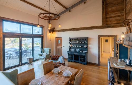 Westbrook Court House | Outshot Barn