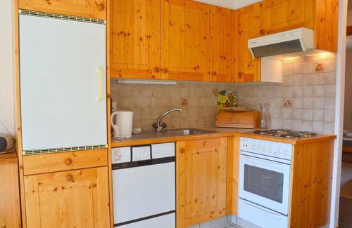 Chandolin Apartment | Outside: 3-room flat in a small apartment house in Chandolin, for 4-6 persons, balcony with garden