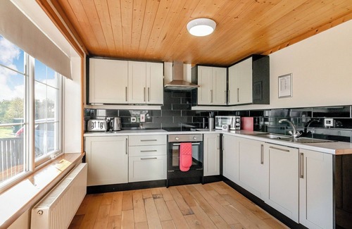 Hornsea Ski Chalet | Outstanding, spacious and contemporary two storey lodge.