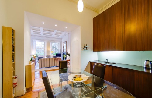 Leith Apartment | Over looking park land - "Leith-Links", the original home of golf!