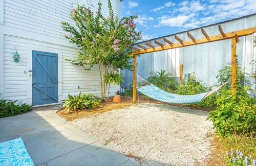 Historic Downtown Apalachicola Cottage | Over the Moon Guest Suite at Blue Moon Inn. Walk everywhere!