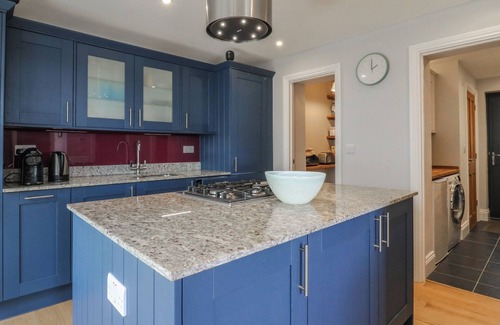 Hythe Cottage | OVERCHURCH, pet friendly, character holiday cottage in Hythe