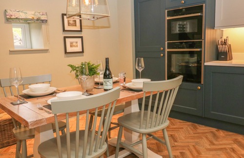 Little Hayfield Cottage | OVERLEA COTTAGE, romantic, luxury holiday cottage in Hayfield