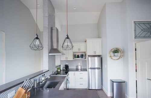 Overlook House | Overlook Cottage, Upscale 2 bedroom and 2 bath